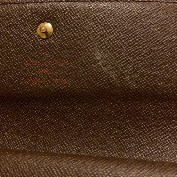 1361 Louis Vuitton Brown Damier Long Wallet - Picture 6 of 16